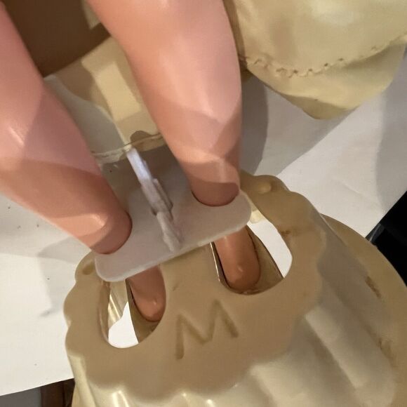 Vintage 1963 Eegee Brunette 15" Doll in Lace Dress Rooted Hair Sleepy Eyes Bride - Picture 11 of 12